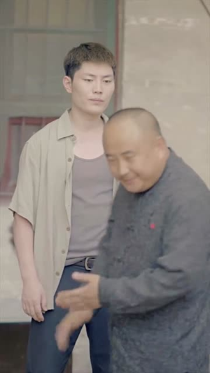 逆袭成富豪(80集) 逆袭成富豪(80集)爆款短剧一起追