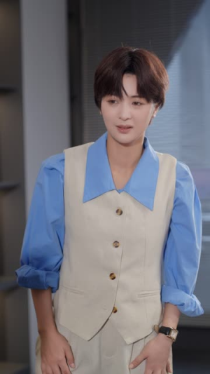 女扮男装后我掰弯了闪婚总裁(80集) 女扮男装后我掰弯了闪婚总裁(80集)短剧片段分享