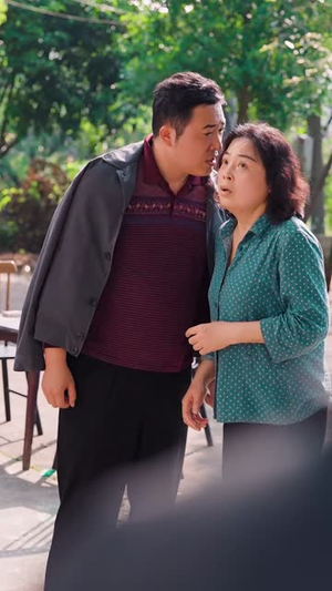 闪婚后首富老公装穷上瘾(90集) 闪婚后首富老公装穷上瘾(90集)快来看短剧