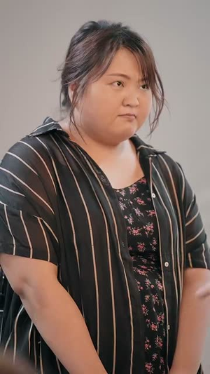 丑女逆袭(33集) 丑女逆袭(33集)精彩短剧热播中