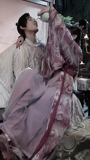 凤归巢踏尽千里花红（81集）百度在线观看