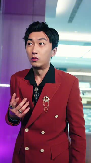 被偷听心声全城美女爱上我 (82集) 被偷听心声全城美女爱上我 (82集)无需充值尽情看