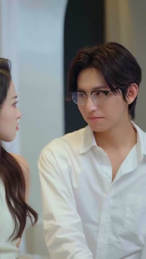 穿剧中我替窝囊女主战翻全场(30集) 穿剧中我替窝囊女主战翻全场(30集)全集完整版