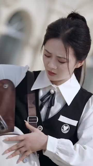 年上大叔霸宠小保姆(93集) 年上大叔霸宠小保姆(93集)火爆热门短剧