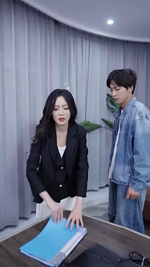 闪婚捡漏年下豪门继承人（79集）好看的短剧电影