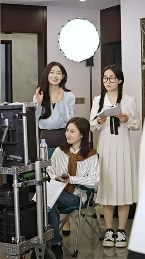 影帝,夫人又去当群演了(80集) 影帝,夫人又去当群演了(80集)太好看了短剧