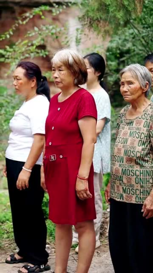 后山的女人(50集) 后山的女人(50集)一起追生活短剧