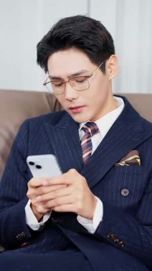 夫人一身反骨(85集) 夫人一身反骨(85集)好看上头短剧