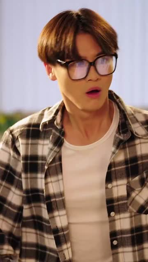 特效拉满:请叫我老祖(81集) 特效拉满:请叫我老祖(81集)每日短剧追不停