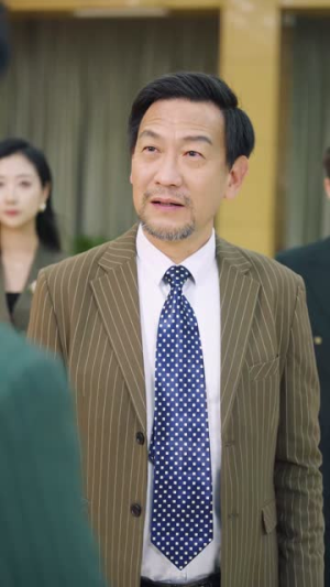 穷养二十年(58集) 穷养二十年(58集)温柔追捕短剧