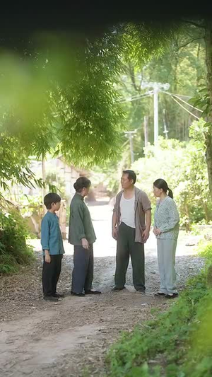 灾荒年代全家靠我心声逆袭 (81集) 灾荒年代全家靠我心声逆袭 (81集) 高质量短剧推荐