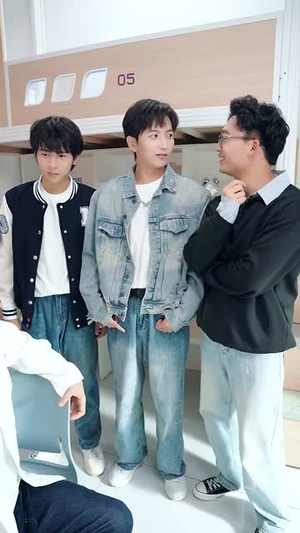 直播开局一句话气哭校花(83集) 直播开局一句话气哭校花(83集)超火热门短剧