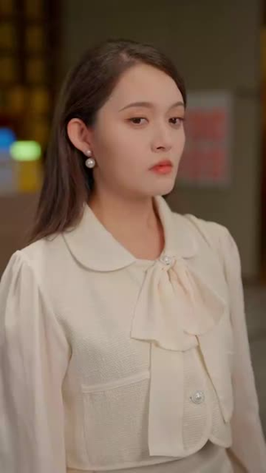 点石成金刀刀爆开帝王绿(74集) 点石成金刀刀爆开帝王绿(74集)古装热门短剧