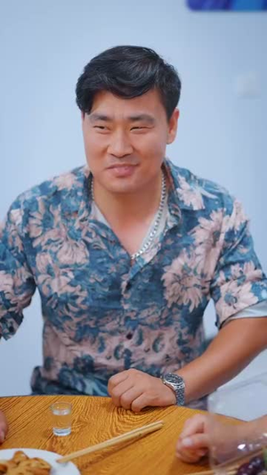 傻小龙神农逆袭(80集) 傻小龙神农逆袭(80集)甜宠短剧推荐