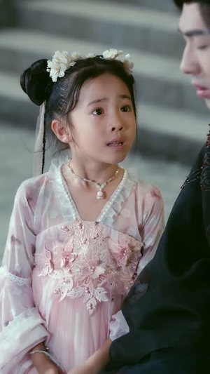 捡个福娃当团宠，废柴爹爹旺成龙 (69集) 穿越短剧推荐