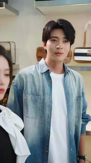 离婚后，开挂系统找上我 (74集) 精彩短剧片段